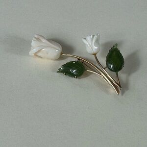 14kt Gold Jade and Angel Skin Coral Vintage Brooch
